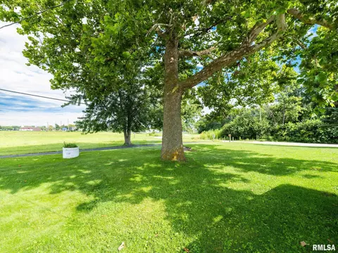 Exterior - 1201 Eagle Ave, Washington, IL 61571 photo 3 of 9
