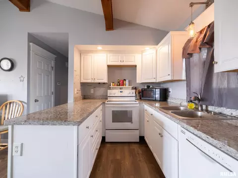 Kitchen - 1201 Eagle Ave, Washington, IL 61571 photo 2 of 5