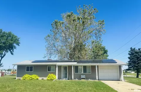 1201 Eagle Ave, Washington, IL 61571
