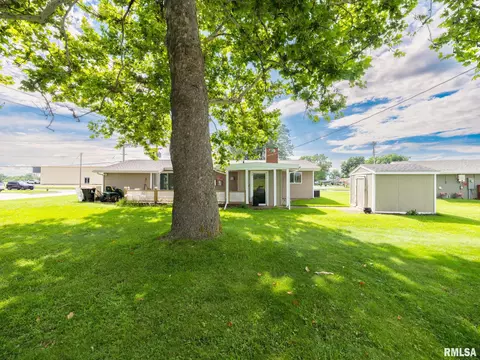 Exterior - 1201 Eagle Ave, Washington, IL 61571 photo 6 of 9