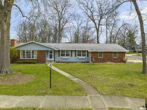6502 N Post Oak Rd, Peoria, IL 61615