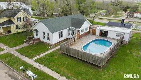 105 N 1st St, Sparland, IL 61565