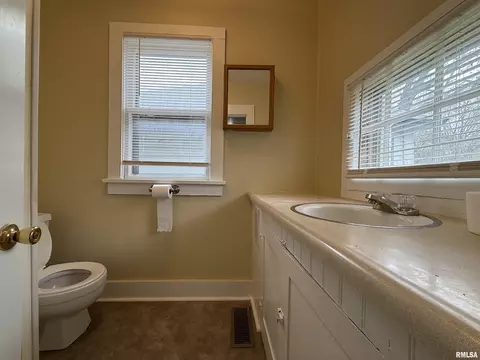 Bath - 519 N Charles St, Macomb, IL 61455 photo 2 of 3