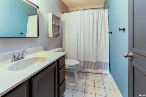 Bath - 105 Colchester Dr, Normal, IL 61761 photo 2 of 4