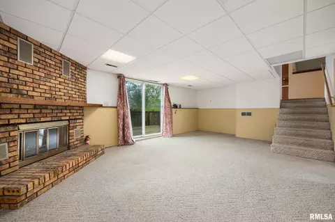 Living - 9909 W Buckhaven Ct, Mapleton, IL 61547 photo 4 of 5