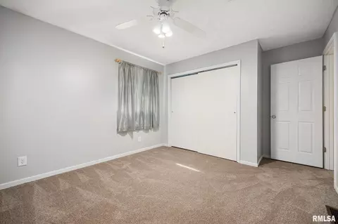 Bedroom - 9909 W Buckhaven Ct, Mapleton, IL 61547 photo 5 of 11