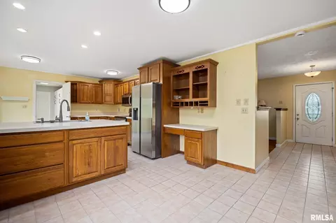 Entry Way - 9909 W Buckhaven Ct, Mapleton, IL 61547 photo 2 of 3