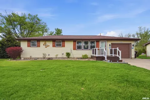 203 Meadowlark Ln, Washington, IL 61571
