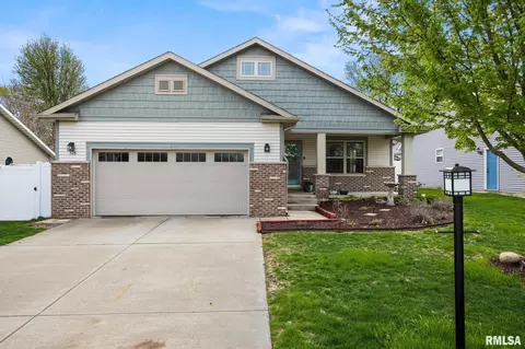 528 Cottonwood Cir, East Peoria, IL 61611
