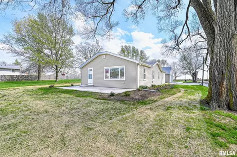 200 Lilac Ln, East Peoria, IL 61611