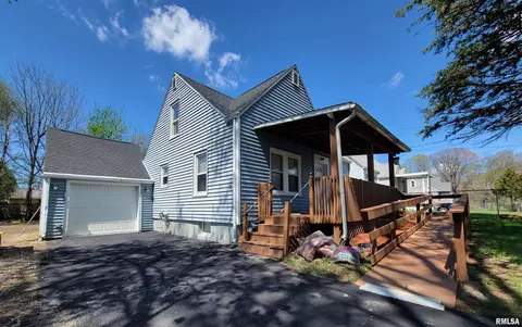 123 Holland Ct, Creve Coeur, IL 61610