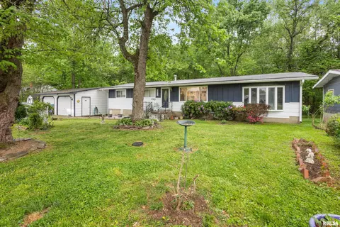 1937 4th St, Rosiclare, IL 62982