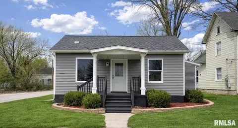 233 W Spruce St, Canton, IL 61520