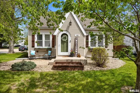 228 N Illinois Ave, Morton, IL 61550