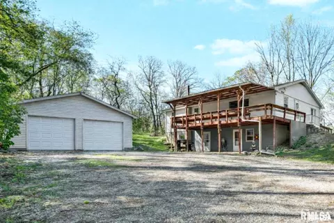 22588 N Creek Rd, Canton, IL 61520