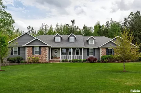 301 Arbor Dr, Carterville, IL 62918