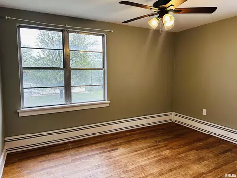 Bedroom - 205 High St, Anna, IL 62906 photo 4 of 4