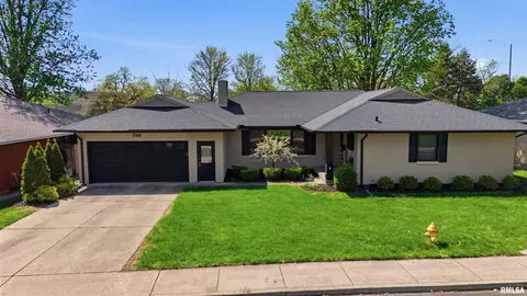 516 W Westwood Dr, Peoria, IL 61614
