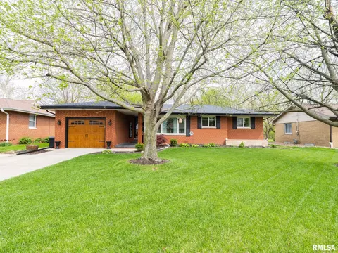 800 S Kickapoo Ln, Peoria, IL 61604