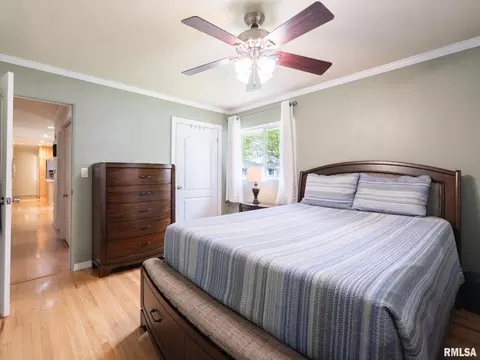 Bedroom - 800 S Kickapoo Ln, Peoria, IL 61604 photo 2 of 8