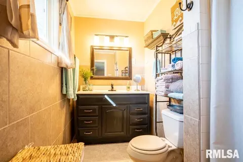 Bath - 516 S 8th St, Herrin, IL 62948 photo 2 of 2