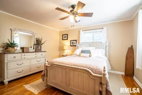 Bedroom - 516 S 8th St, Herrin, IL 62948 photo 5 of 5