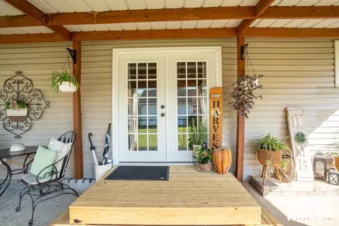 Exterior - 516 S 8th St, Herrin, IL 62948 photo 9 of 10