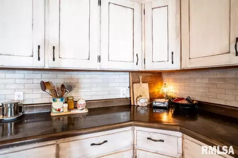 Kitchen - 516 S 8th St, Herrin, IL 62948 photo 4 of 4