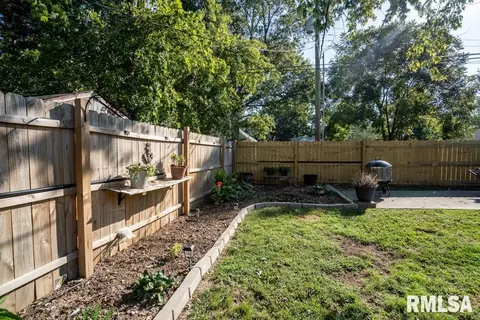 Exterior - 516 S 8th St, Herrin, IL 62948 photo 4 of 10