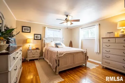 Bedroom - 516 S 8th St, Herrin, IL 62948 photo 4 of 5