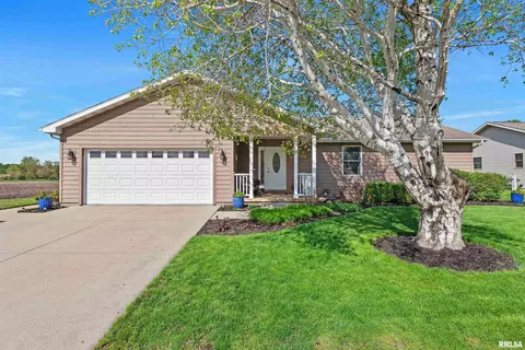 607 Cherokee Ln, Pontiac, IL 61764