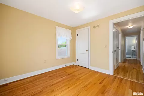 Bedroom - 805 Edward St, Henry, IL 61537 photo 9 of 14