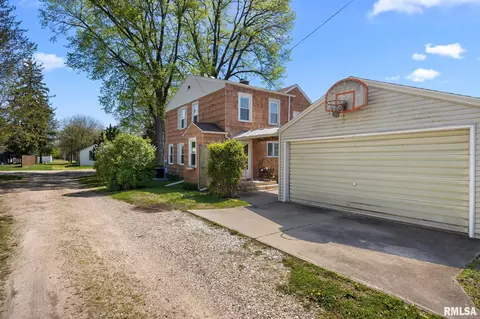 Exterior - 805 Edward St, Henry, IL 61537 photo 11 of 11
