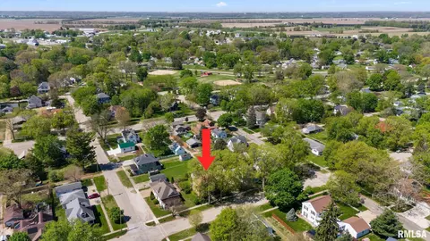 View/Area - 805 Edward St, Henry, IL 61537 photo 6 of 7