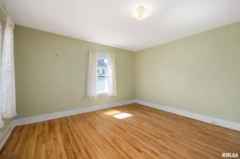 Bedroom - 805 Edward St, Henry, IL 61537 photo 13 of 14