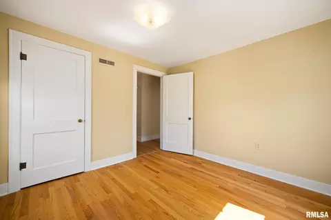 Bedroom - 805 Edward St, Henry, IL 61537 photo 10 of 14