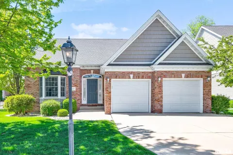 1007 Applewood Ln, Peoria, IL 61615