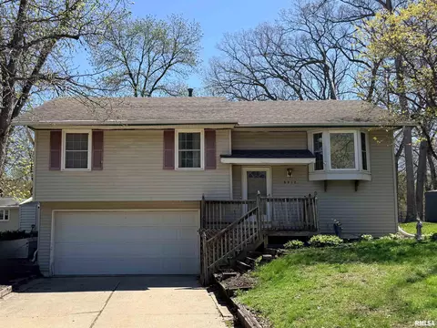 5912 N Tampico Dr, Peoria, IL 61614