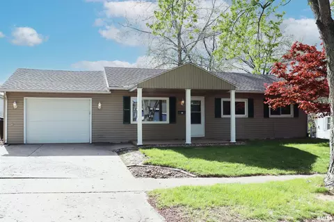 204 Grant Rd, Marquette Heights, IL 61554