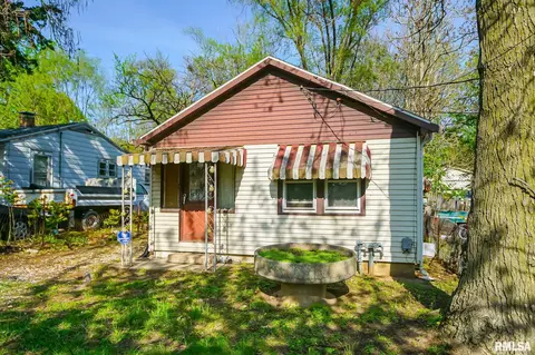 3922 N Boulevard Ave, Peoria Heights, IL 61616