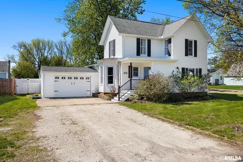 416 W Butternut St, Elmwood, IL 61529