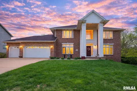 10423 N Trails Edge Dr, Peoria, IL 61615