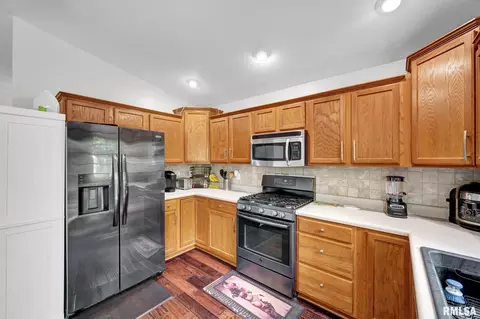 Kitchen - 2121 W Miners Dr, Dunlap, IL 61525 photo 3 of 3