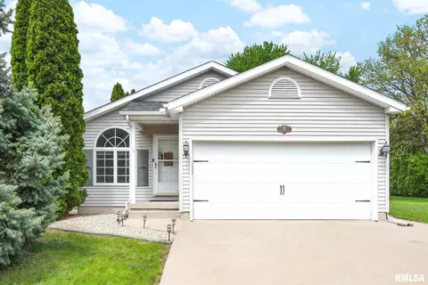 2121 W Miners Dr, Dunlap, IL 61525