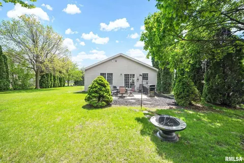 Exterior - 2121 W Miners Dr, Dunlap, IL 61525 photo 6 of 7
