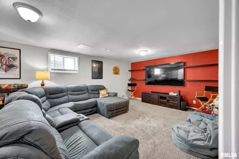 Other - 2121 W Miners Dr, Dunlap, IL 61525 photo 6 of 10