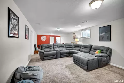 Other - 2121 W Miners Dr, Dunlap, IL 61525 photo 7 of 10
