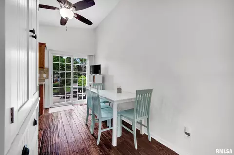 Dining - 2121 W Miners Dr, Dunlap, IL 61525 photo 1 of 3