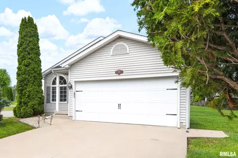 Exterior - 2121 W Miners Dr, Dunlap, IL 61525 photo 3 of 7