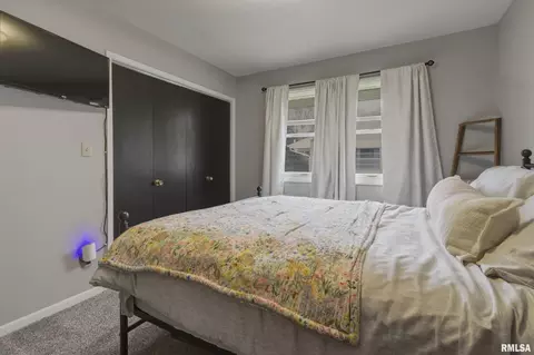 Bedroom - 865 E Franklin St, Macomb, IL 61455 photo 3 of 5